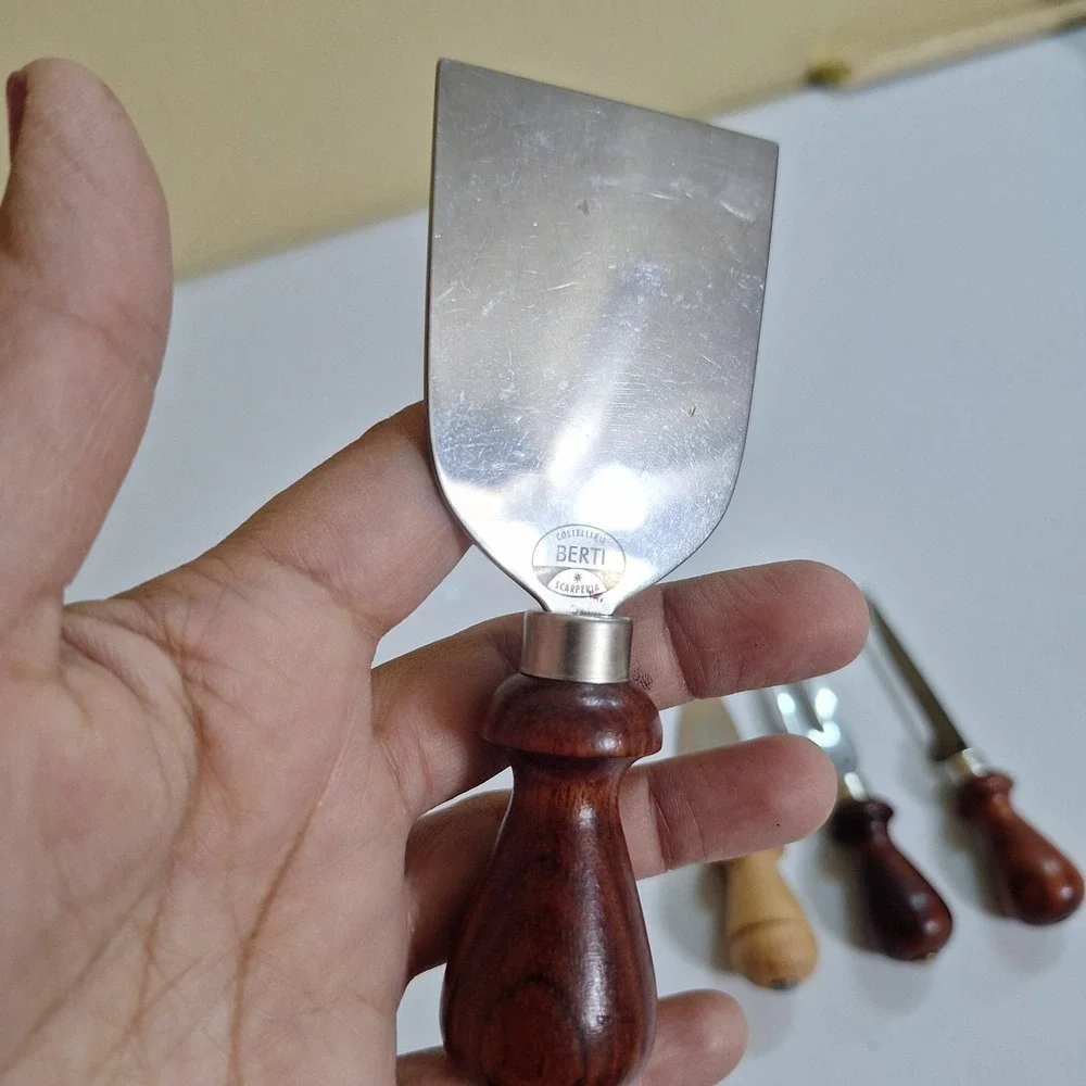 3 Coltellerie Berti‎ Scarperia 1 Parmigiano Reggiano Cheese Knife Set Wood